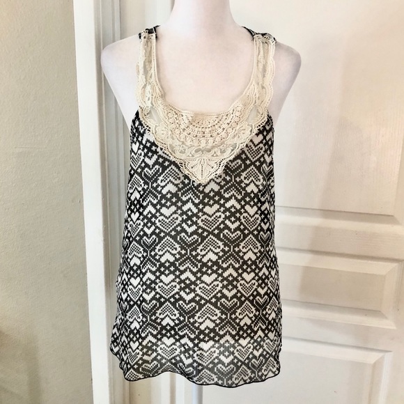 3/$20 De Colores sheer heart print tank top - Picture 1 of 6